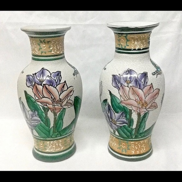 Other - Vintage Pair of Beautiful Floral Textures Vases